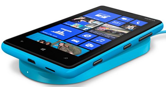 Nokia Lumia 920 vs HTC 8X – a bright and colorful battle