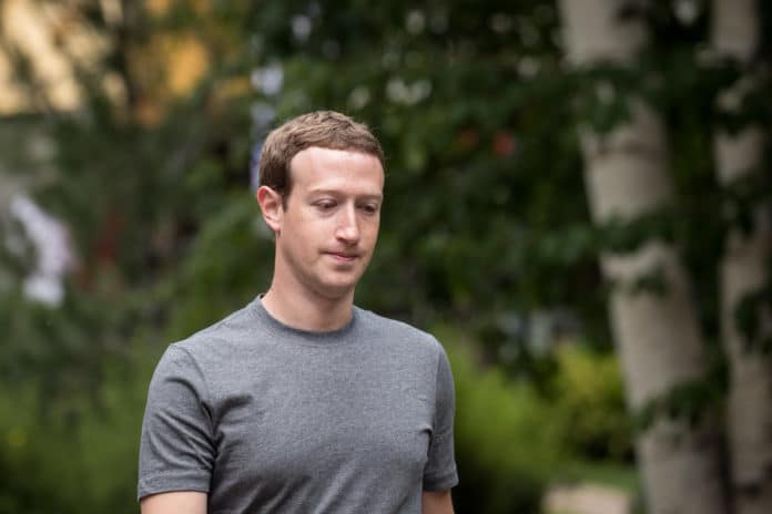 Mark Zuckerberg apologizes